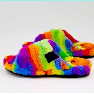UGG 'fluff you cali' rainbow slippers Men 9 *NEW* Pride